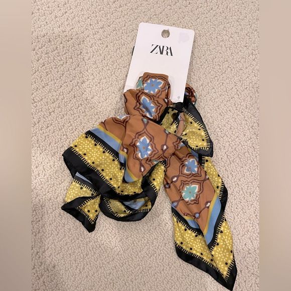 Zara Accessories - NWT Zara Scarf